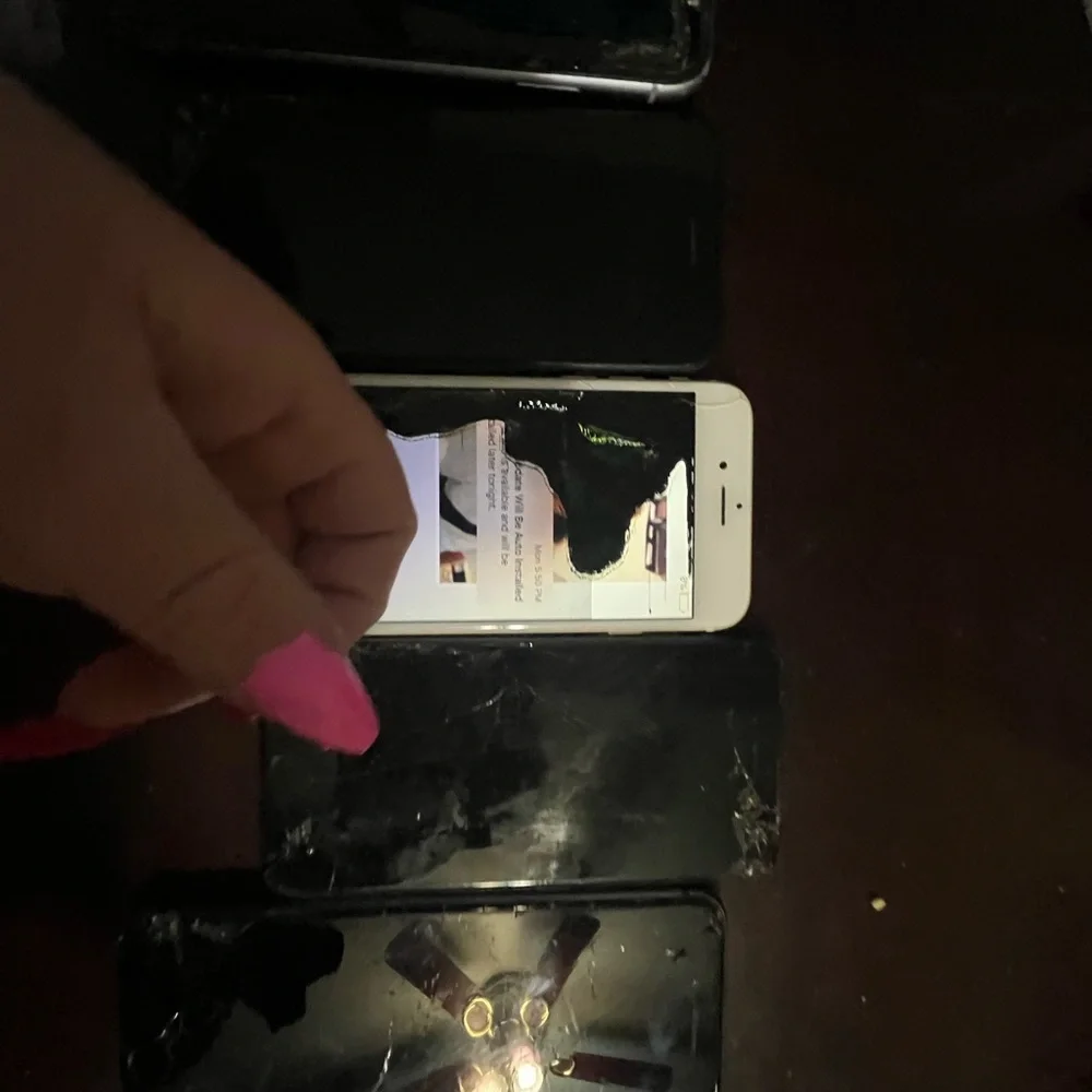 7 DIFFERENT IPHONES! Some locked some unlocked some cracked on back and front! P